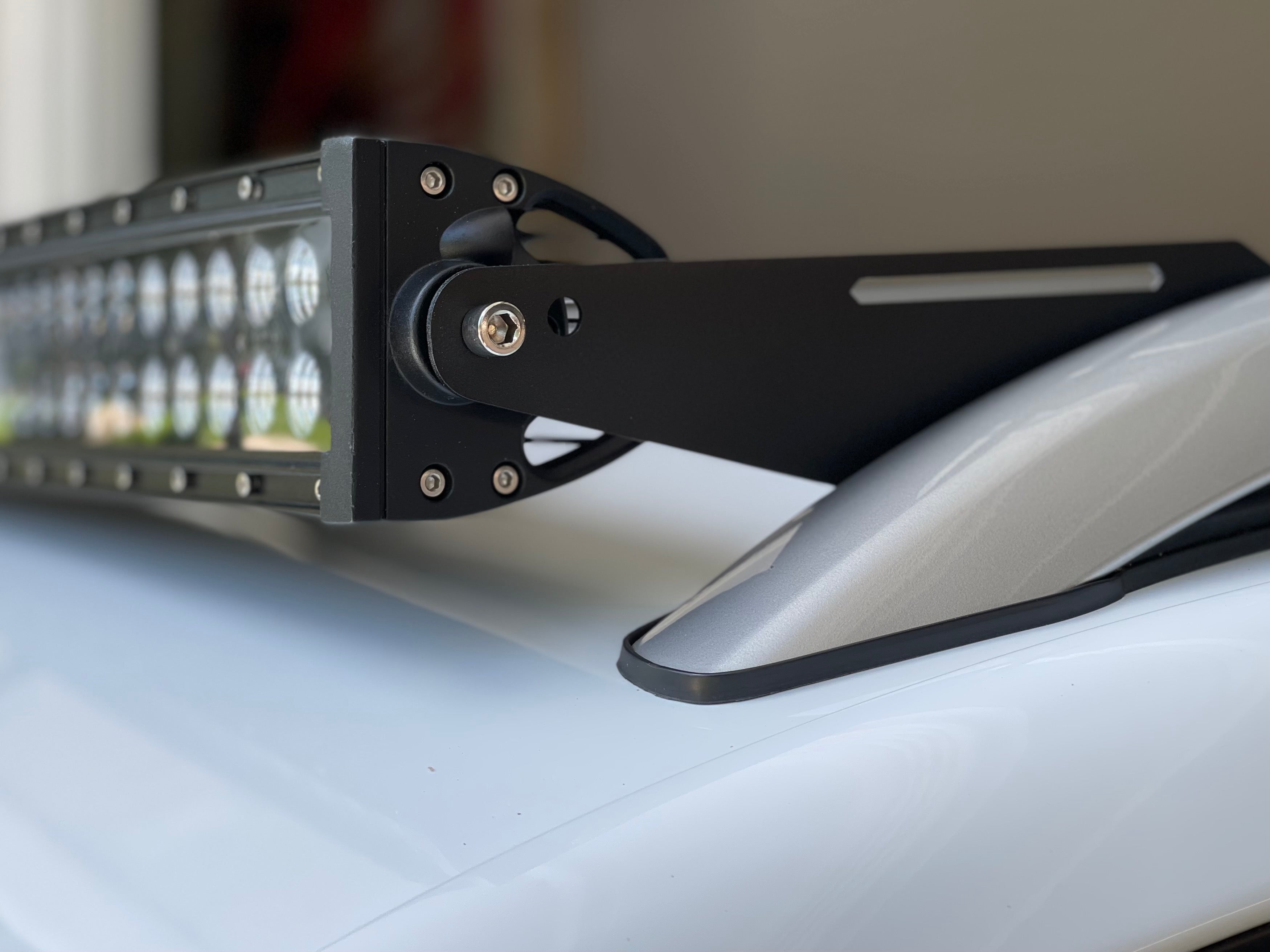 Roof rail light online bar mount